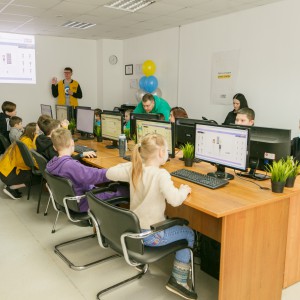 Новый класс в развлекательном центре города Томска! Скоро открытие! - КИБЕРшкола программирования для детей, компьютерные курсы для школьников, начинающих и подростков - KIBERone г. Косулино